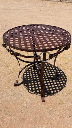Metal western bistro style round patio garden table