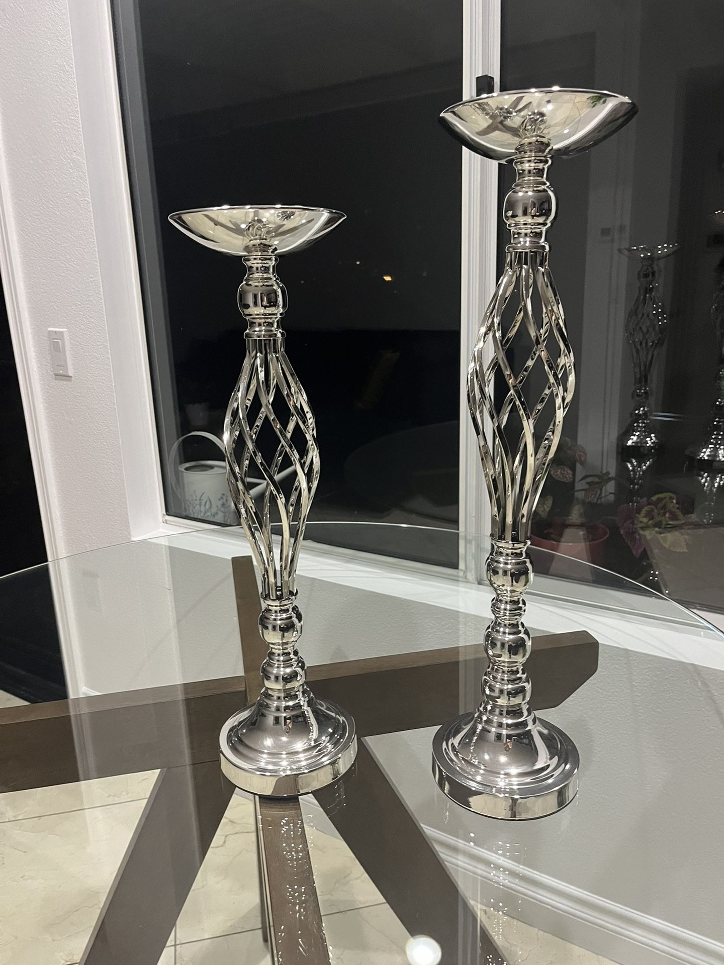 Decorative Iron Twisted Curb Candle Holders