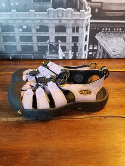 Girls size 13 keen sandals