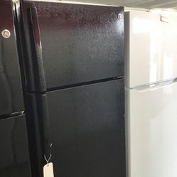 GE 18 Cu Ft Top And Bottom Fridge. 1 year Warranty 