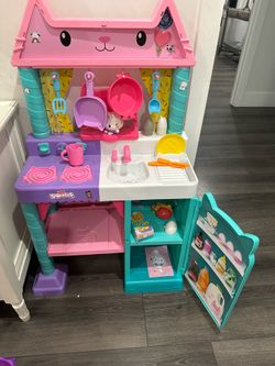Gabby Dollhouse kids kitchen