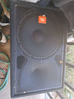 JBL pro max 15 party speakers