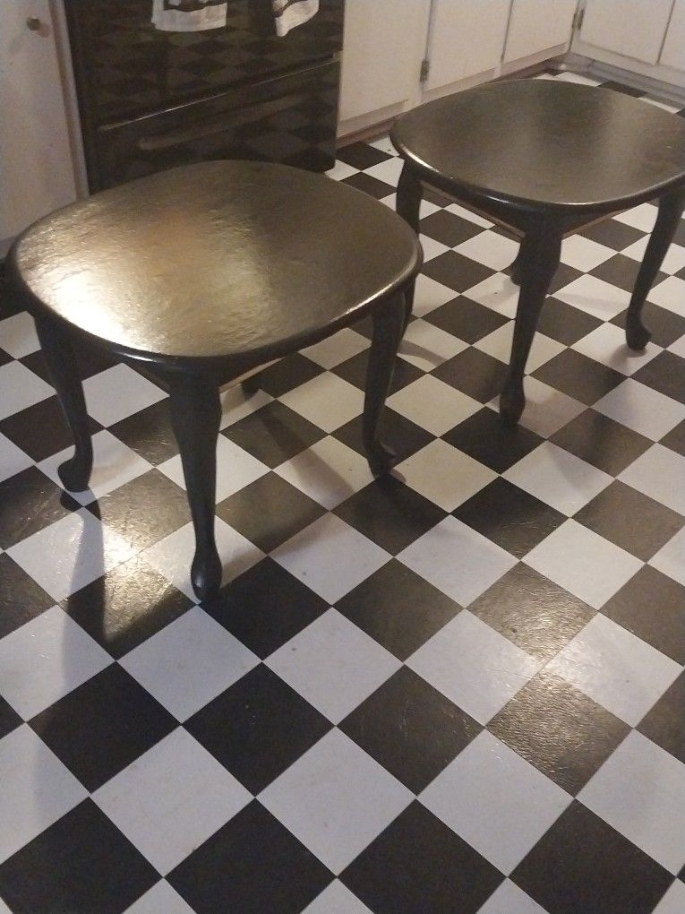 2 End Tables