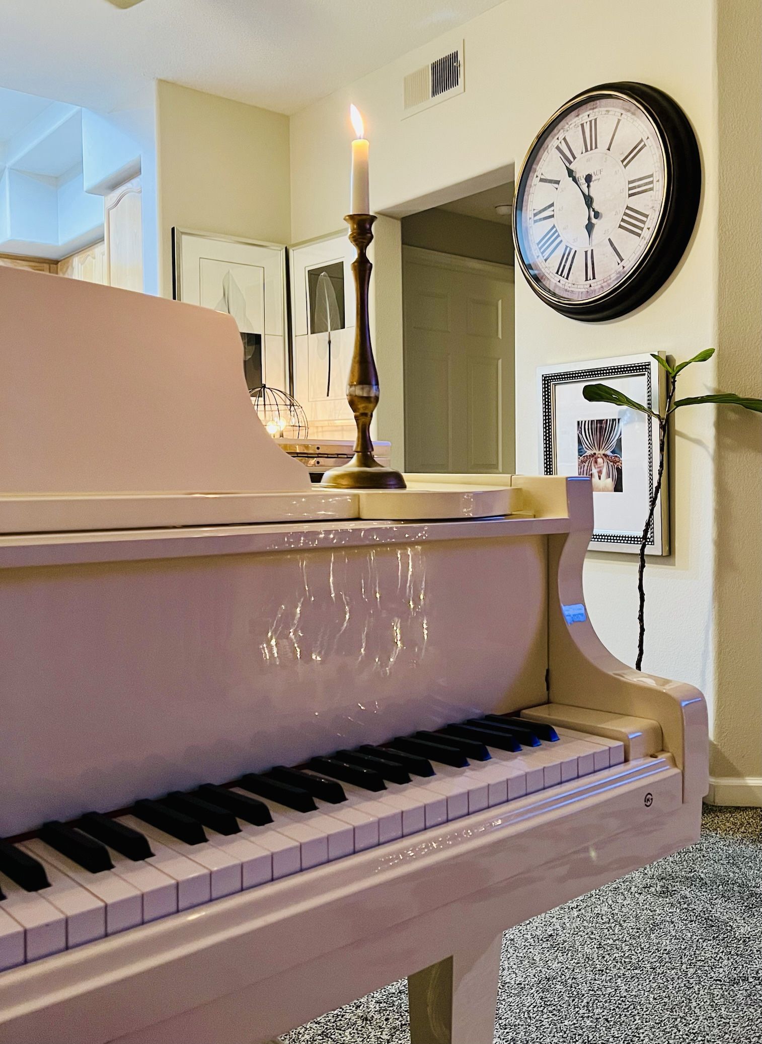 Samick Baby Grand Piano! Ivory, polished excellent
