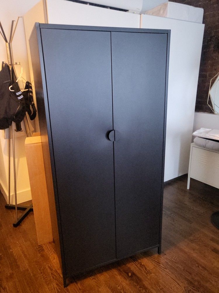 Black Steel Closet - Free