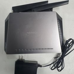 NETGEAR Nighthawk AC1900 Smart WiFi Router – Dual Band Gigabit (R6900-100NAS) Used working good