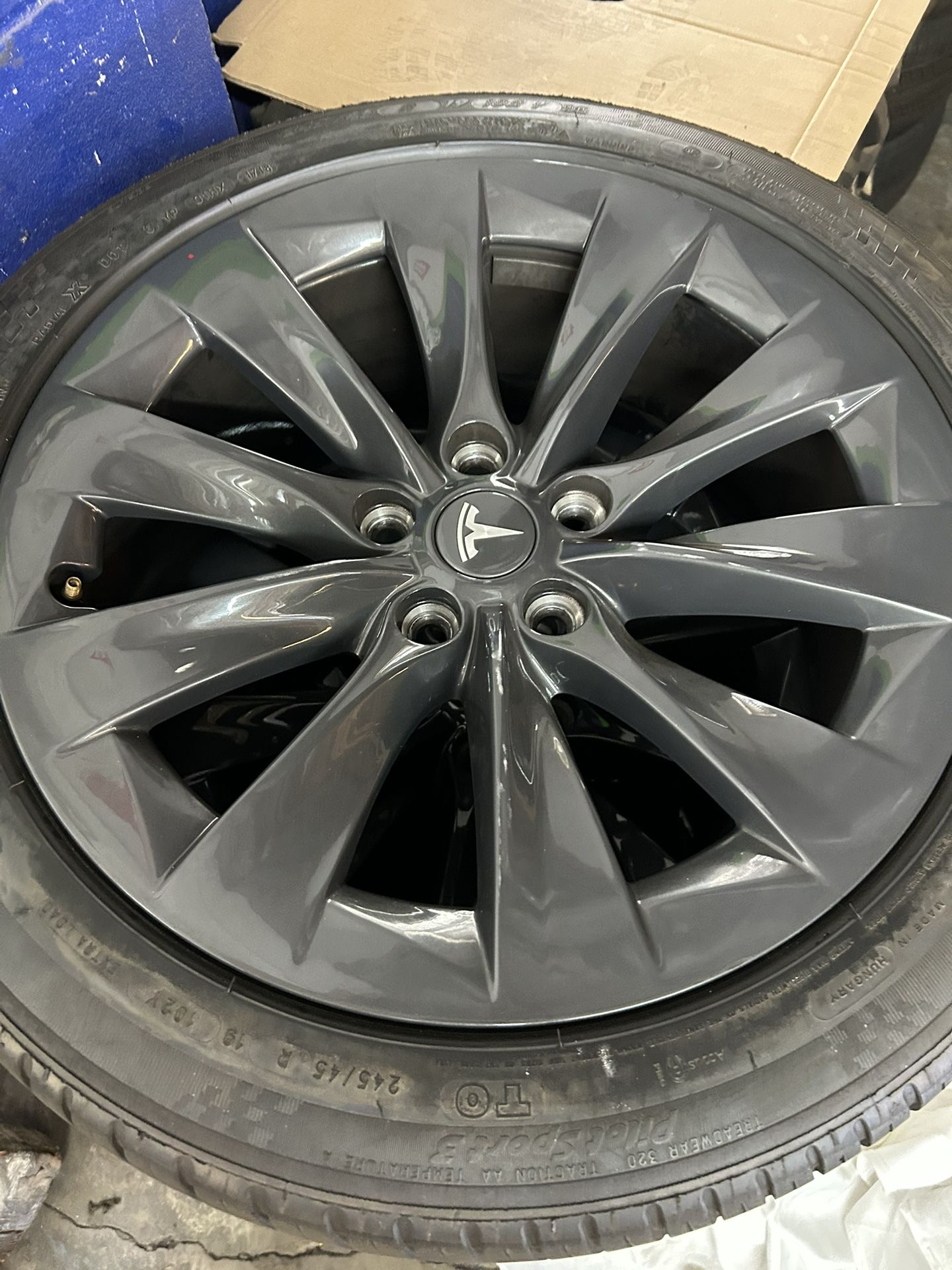 Tesla Model S 19” Wheels And Tires
