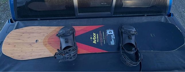 Arbor The Shiloh Snowboard with Bindings