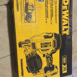 DE WALT  15° Coil Roofing Nail Kit 