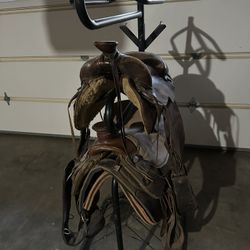 Saddles & Saddle Rack 