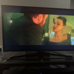 Samsung 40” Smart TV