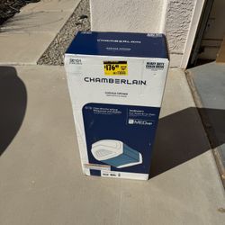 Chamberlain Garage Door Opener (new )