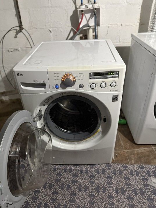 LG Front Loader Washer And Dryer