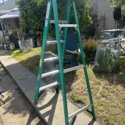 WERNER 6FT 225 LBS CAPACITY LADDER ALMOST NEW