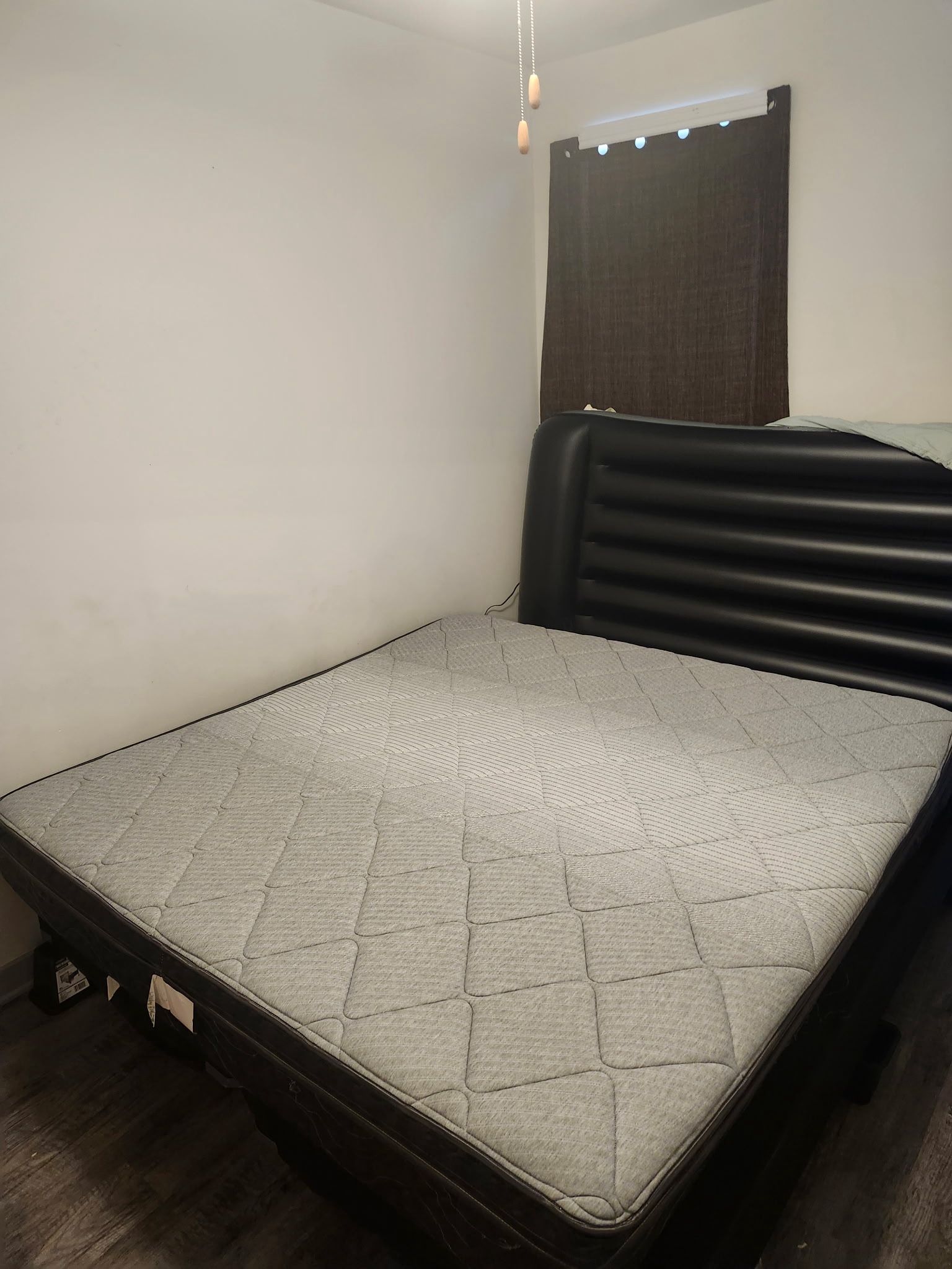 GENTLY USED KING SIZED MATTRESS