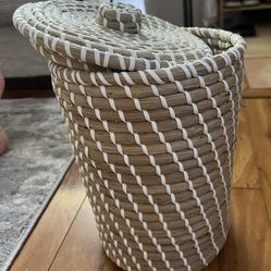 Small Woven trash Can