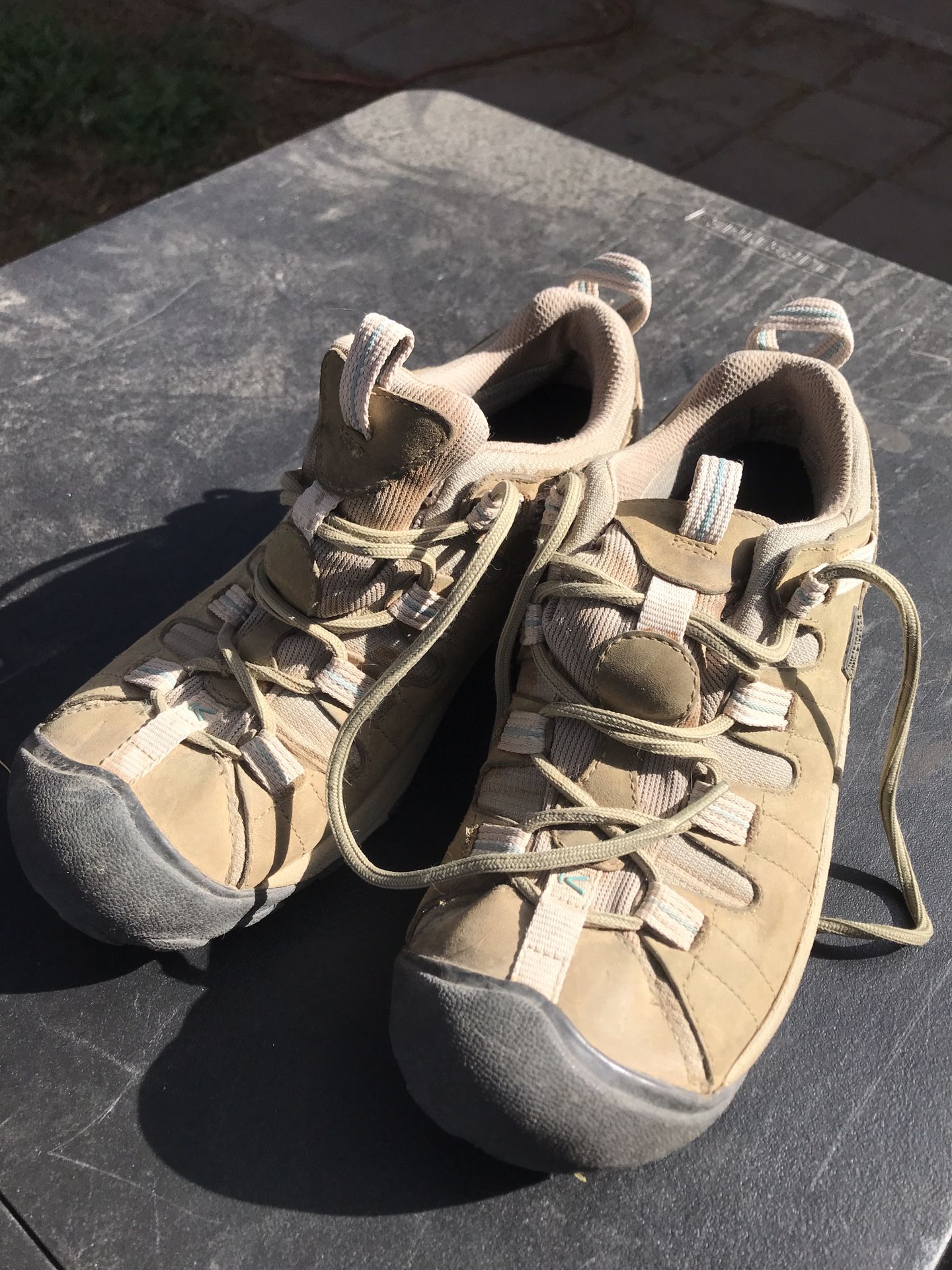 Womens Keen Hiking Boot Sz 9.5
