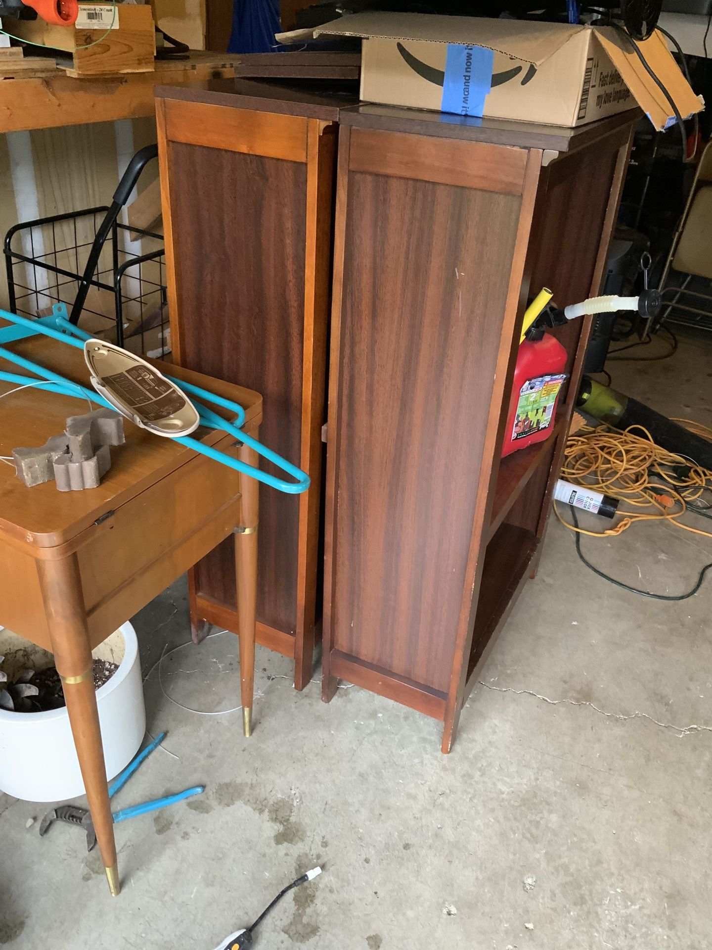 2 Book Shelves