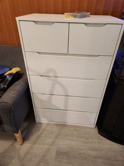 DRESSER