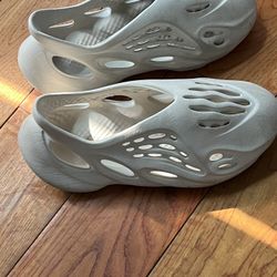 Foam Runners 