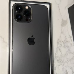 iPhone 13 Pro Max 256gb Graphite w/ box 
