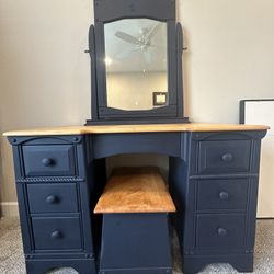 Desk / Vanity 