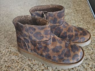 Girls shoes