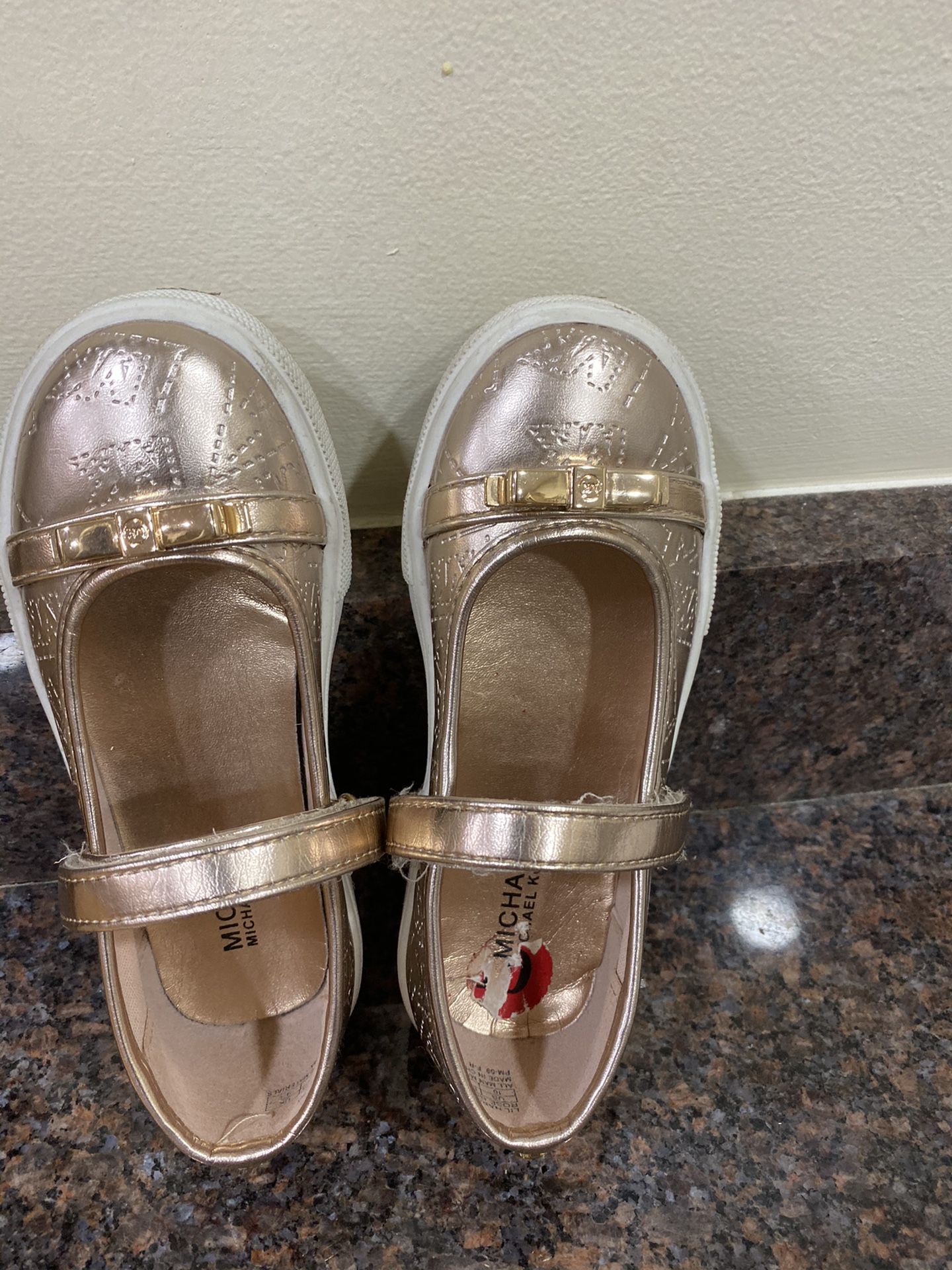 Michael kors beautiful rose gold toddler girls shoes.Size (10)