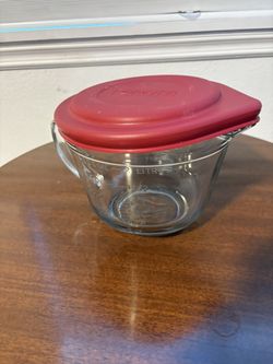 Anchor Hocking 2-quart glass batter bowl with a red lid