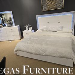 Queen Bedroom Set 4pc 