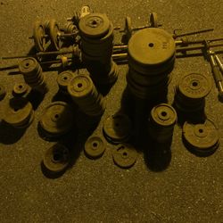 Standard weight set with plates, bars and collars 933.8 lbs PRICE LOWERED 