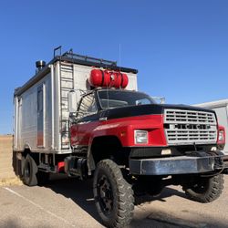 1981 Ford F800 4x4 Overlander/Hunting Rig