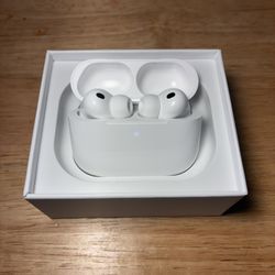 🍎 AirPods Pro 3rd Generation - Excellent Condition 