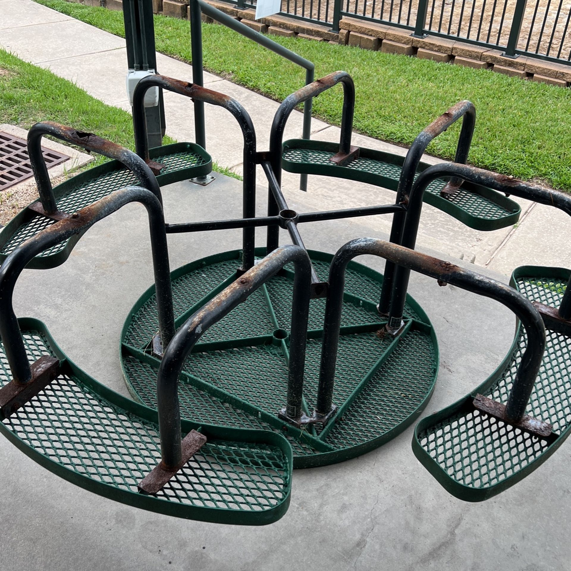 Outdoor Tables 