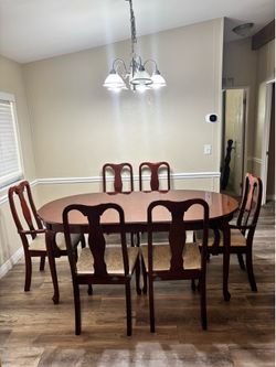 Dining table ‼️