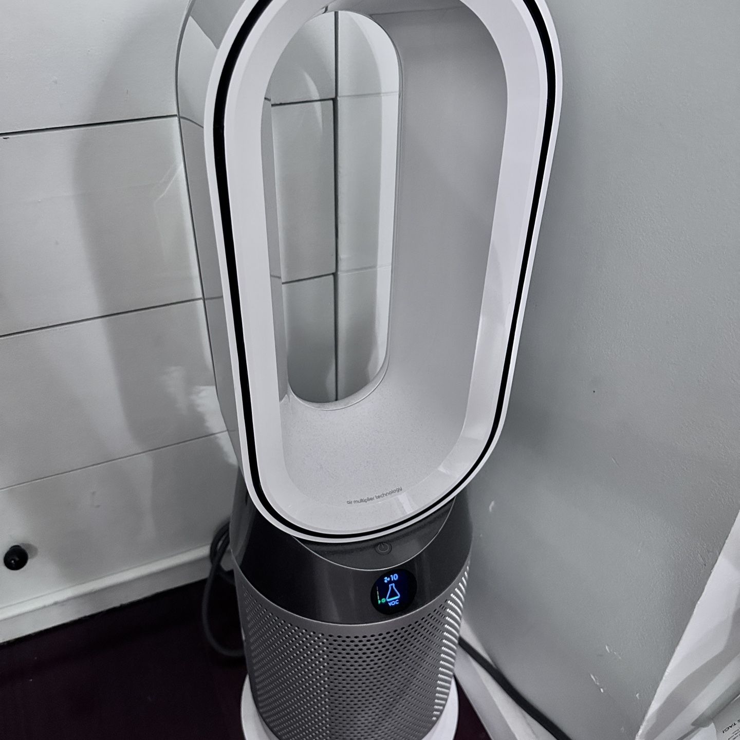 Dyson Pure Hot + Cool, Air Purifier, Heater + Fan, HP04 for Sale in New  York, NY - OfferUp