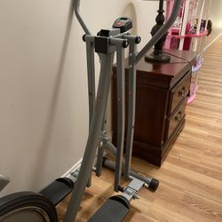 Elíptical  machine And Stationary  Bike