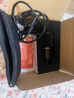 Audio Technica Microphone throwing in all the cables for use on audio interface