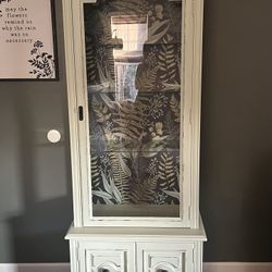 Lighted Curio cabinet 