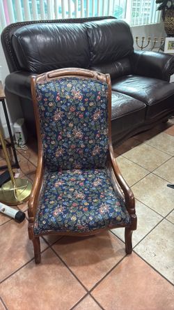 BEAUTIFUL ANTIQUE CHAIR REAL WOOD HIGH BACK