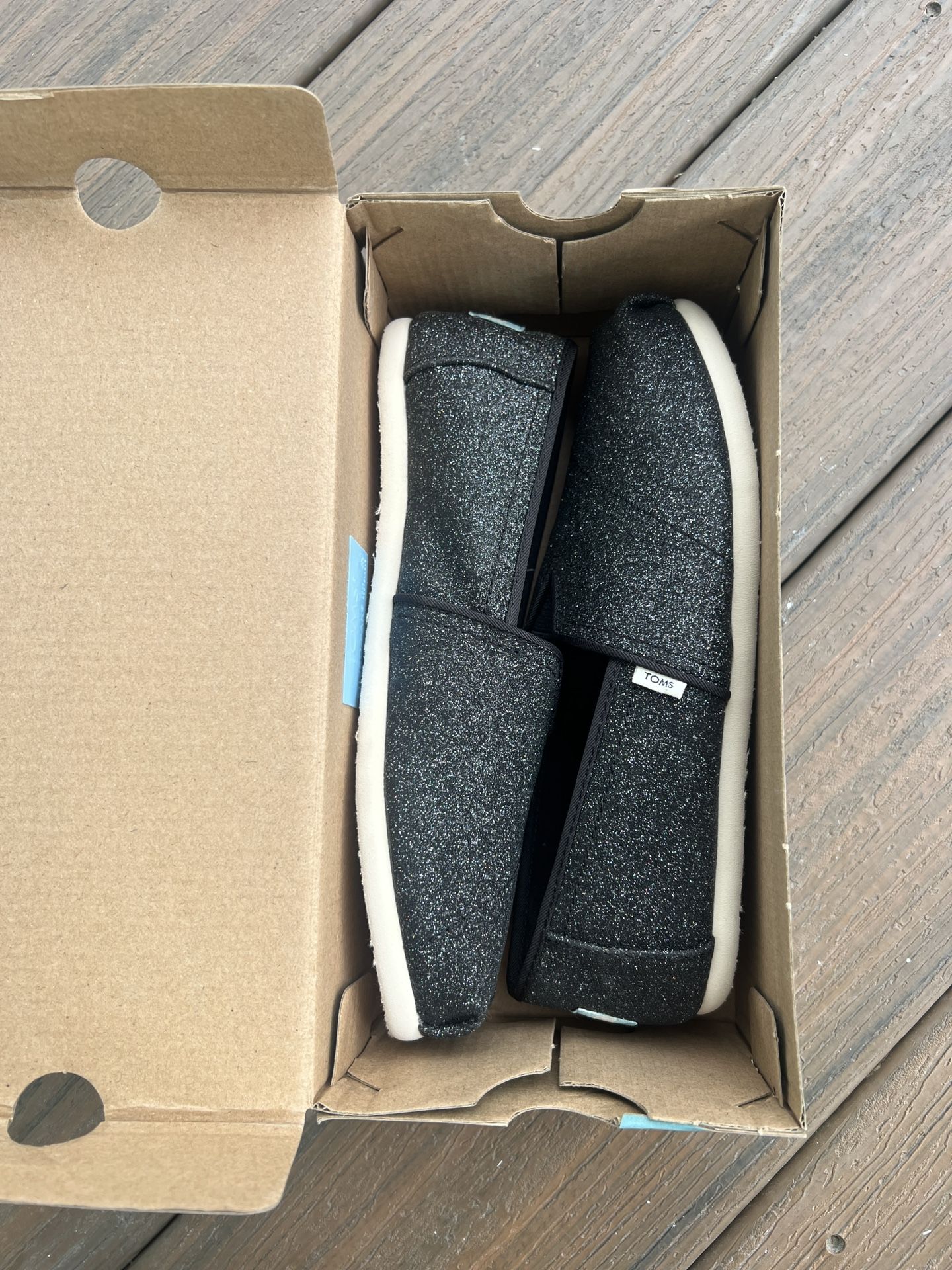 TOMS Shoes. Women’s Size 6. Brand new!