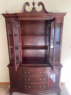 Genuine Mahogany Georgetown Galleries Claw & Ball Foot China Cabinet - 81"