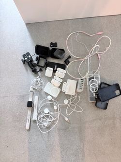 Mixed Apple Tech & Accessories Bundle