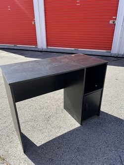 Black Desk