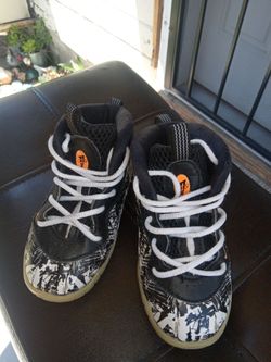 NIKE SHOES