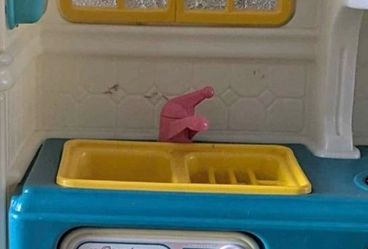 ISO little Tikes Dish strainer