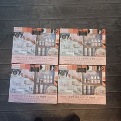 NEW Fao Schwarz - DIY Fao Schwarz Beauty Set - Do It Yourself Crafts Beauty Crafts - Do It Yourself Beauty Women Beauty Perfume Lotion 