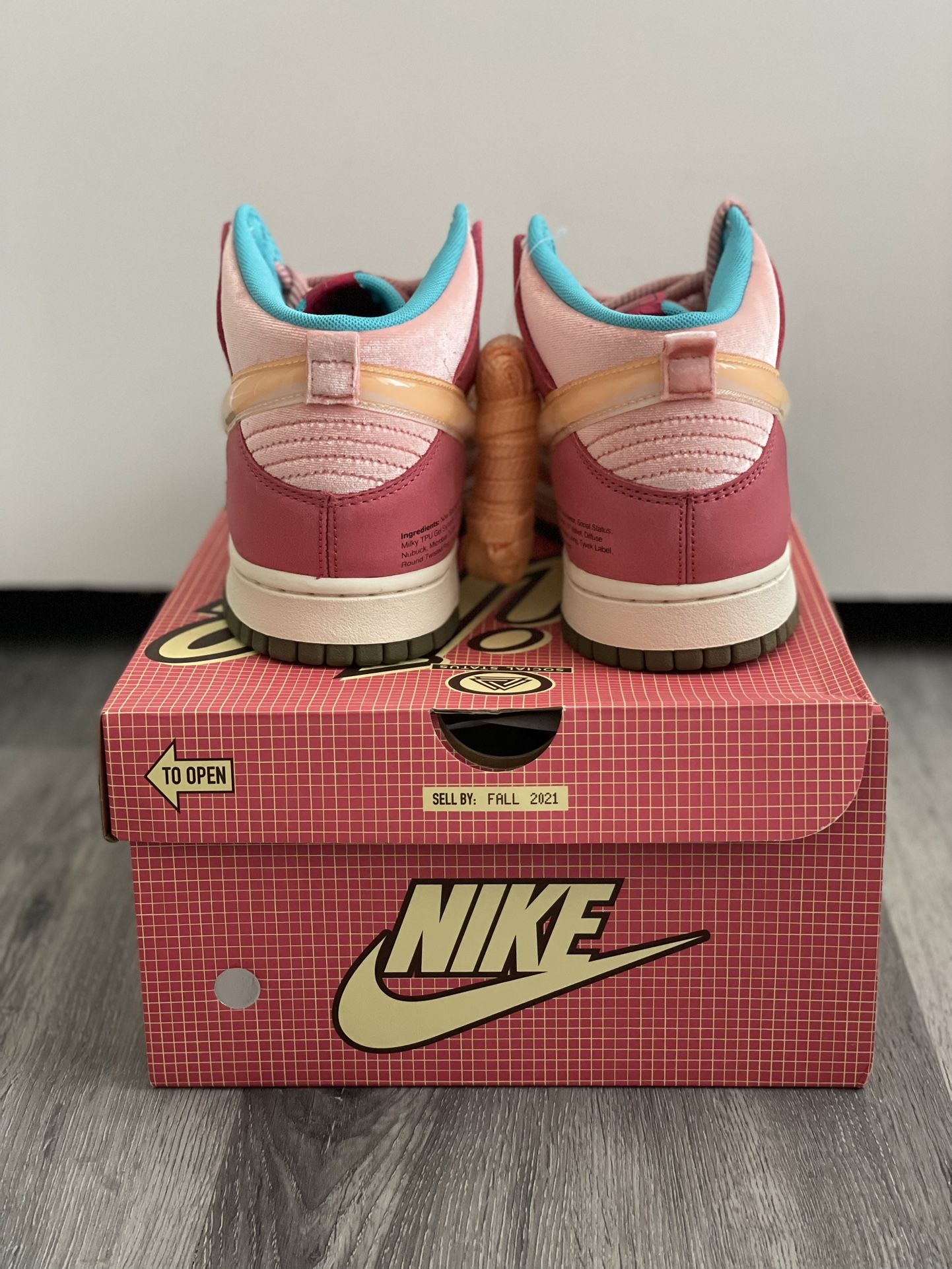 Nike Social Status Dunk Mid Free Lunch Strawberry Milk Size 11