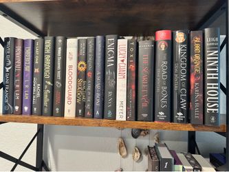 Romance, fantasy, dark romance and romantasy books