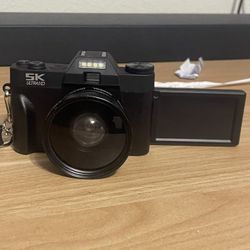 5K Ultra HD Digital Camera w/ Flip Screen 